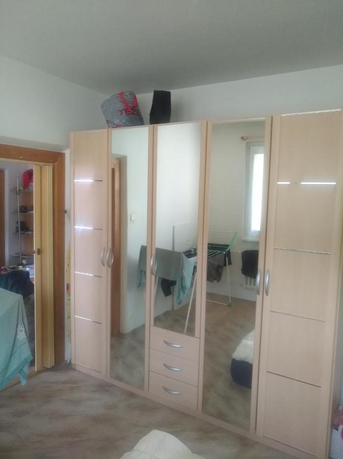 Byt 2+1 S Balkonem Vsetin Bagian luar foto