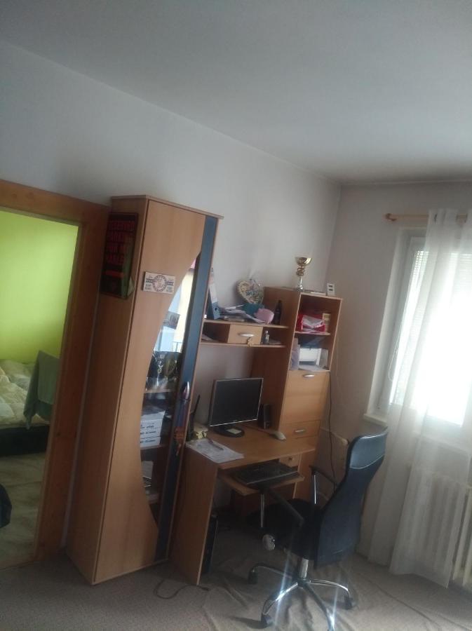 Byt 2+1 S Balkonem Vsetin Bagian luar foto